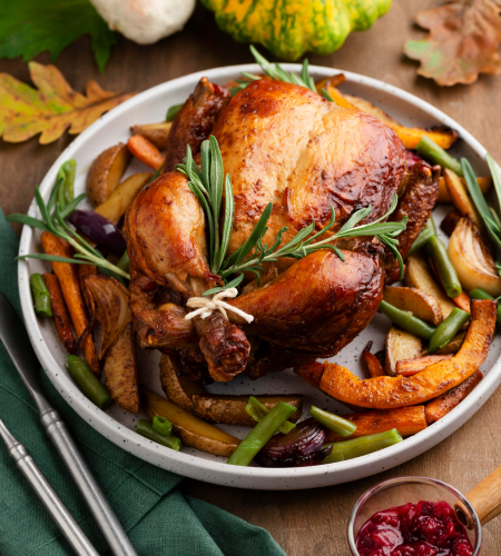 Dinde rôtie aux herbes et légumes